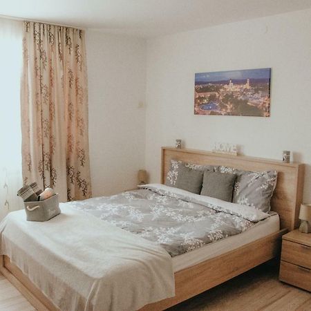 Apartament 1 Decembrie Lejlighed Alba Iulia Eksteriør billede