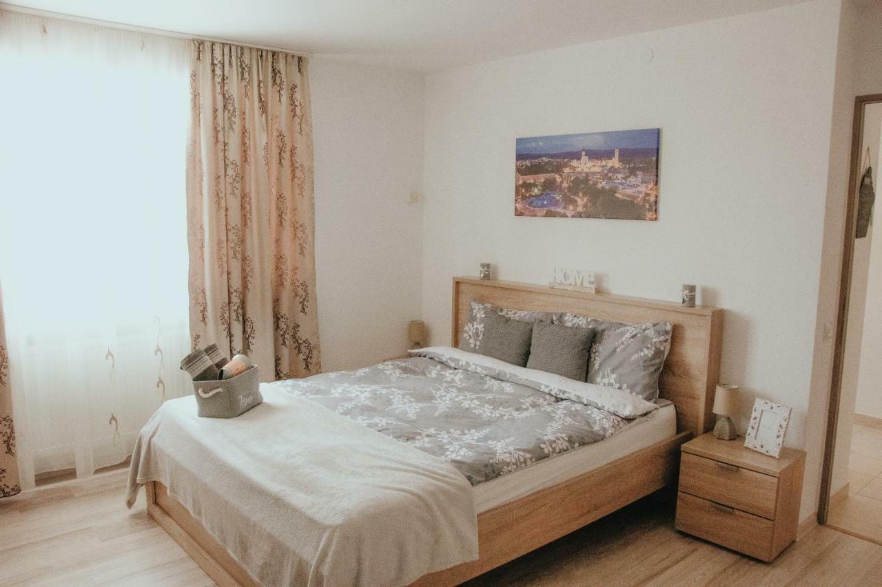 Apartament 1 Decembrie Lejlighed Alba Iulia Eksteriør billede