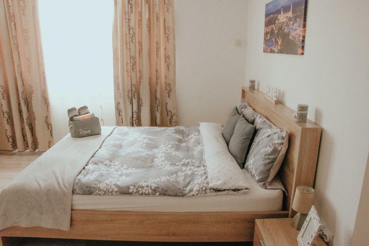 Apartament 1 Decembrie Lejlighed Alba Iulia Eksteriør billede
